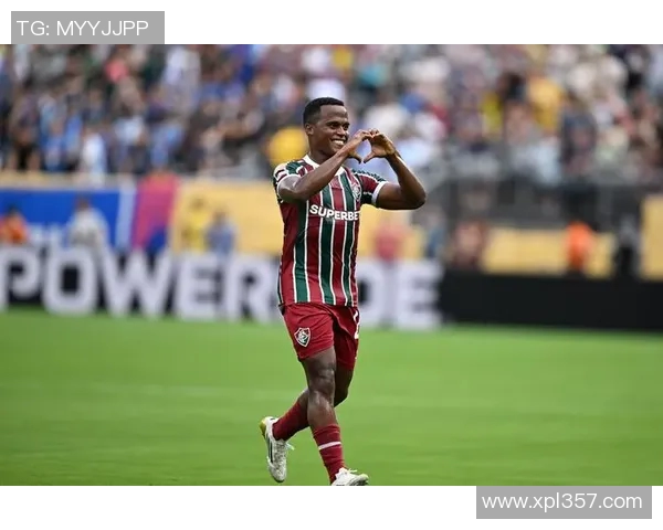 累体育与弗鲁米嫩激战正酣谁能在这场较量中笑到最后